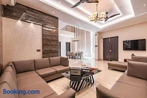 StayVista's Grande Montana - 5BHK Pet-Friendly Villa with Pool Table - Image 2