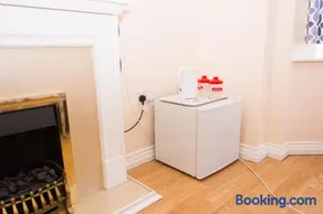 QUEEN GUEST HOUSE - Image 3
