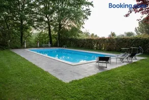 Attraente villa con barbecue, piscina privata e giardino | Vista sul giardino - Image 1