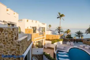 MiFlow Hotel Villas & Suites - Image 4