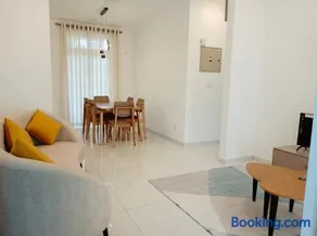 Modern 2BR Apartment at The Palace, Yakkala - Image 4