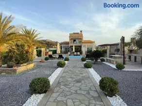 Blue Horizon Villa & Suites - Image 2