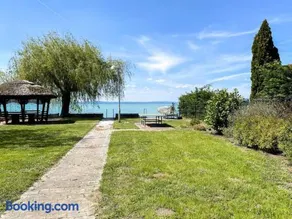 Tóparti villa, közvetlen vízkapcsolattal - Image 2