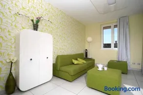 Apartment in Maccagno with pool - Image 2