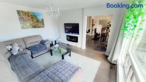 Richview Gardens Suite, 3-bdr - Image 2