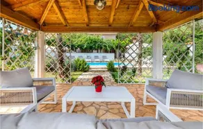 Holiday Home Kastelir 50 With Outdoor Swimmingpool - Image 2