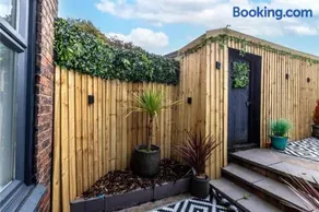 Telford Family 3 Bedroom Retreat - Image 2