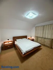 AMK House Busteni 2 - Image 2
