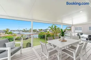 Sunset Waters - Waterfront with Pool - Holiday Yamba - Image 2