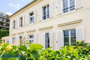 Beautiful mansion view on garden and Paris Eiffel tower T2 near centrer - Image 3