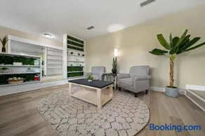 Relaxing, Cozy 3BR Pool Home with King Suite! - Image 1