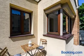 Art Apartments - Image 2