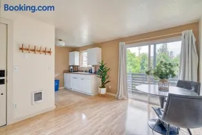 Stay Portland - Adorable Bright 1 Bed Near OHSU - Image 3