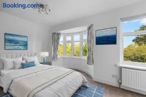 Luxurious Relaxing 6 Bed House for great comfort - Image 4