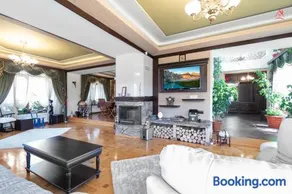 Luca Residence Beautiful Villa - Image 3