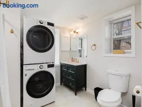 Charming 3BD 2BR Dog Friendly - Image 1