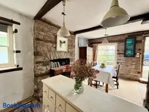 Half Moon House - Image 4
