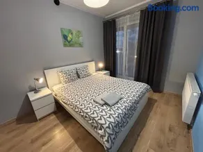 Holdek Apartamenty Francuska - Image 1