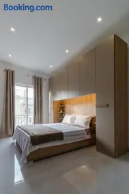 2 bedroom bright apartment - Image 5