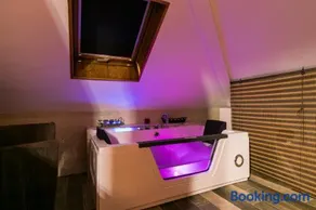 APARTAMENTOS TURISTICOS TURISToledo - Image 1
