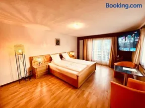 Apartment with balcony and Panoramic Views of Alps - Image 1