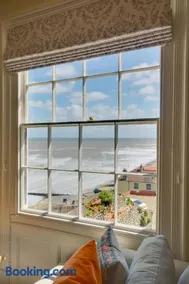 4 Bed in Cromer oc-2117 - Image 3