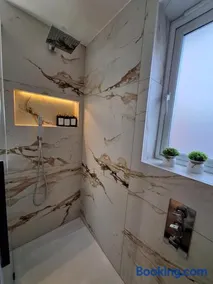 Modern One-Bedroom house - Image 3