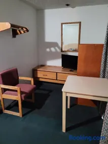 Relax Inn Ranger - Image 4