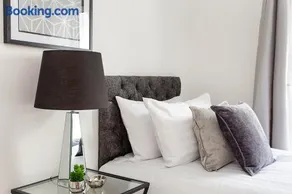Deanery Court Vittrum Suites - Image 2