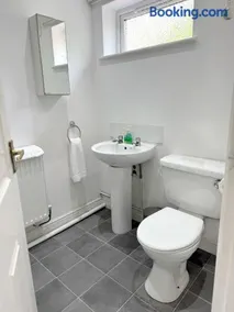 Family Bungalow sleeps 4 - Image 3