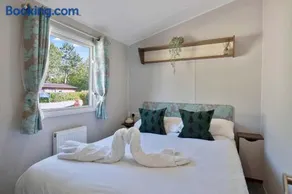 Lovely 3 bedroom holiday home in Seton Sand caravan park Wi-Fi Xbox - Image 2
