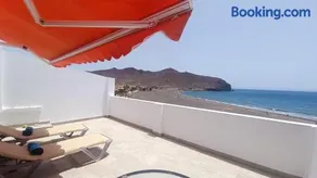 ÁTICO EN PRIMERA LINEA DE PLAYA - Image 1