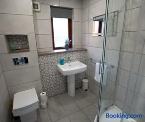 One Bedroom ground floor flat - Image 2