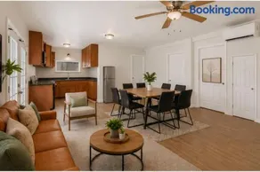 Spacious 2-Bedroom Retreat near Surfside Beach - Image 1