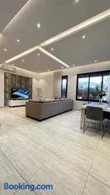 Smart luxury apartment 3bedrooms - Image 1