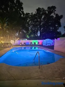 Luxury 4BR, Sleeps 12, Heated Pool, Near Universal Studios - Image 4
