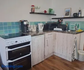 Porthleven Studio Sleeps 3 Patio & Beach Access - Image 2