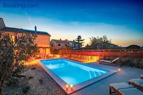 Home Away From Home with a heated pool - Image 2