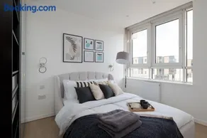 Stylish Milton Keynes Apartment - Image 2