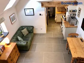 The Outhouse - Ground Floor Studio - Image 3