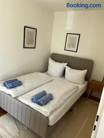 Cozy Sunny Flat in Quiet Spot - Image 2