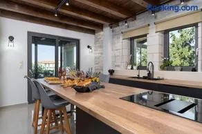 FREE Breakfast, Villa Dreamcatcher with Outdoor and Indoor Pool, Playroom and Home Cinema - Image 4