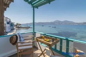 Turquoise Boathouse in Klima II - Image 3