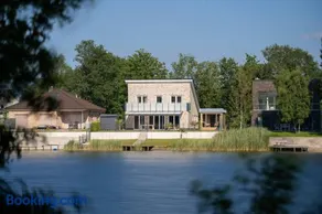 Seevilla am See mit Sauna, Kamin, privatem Steg und Seezugang - Image 1
