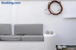 PURE WHITE 1BD house with amazing Sea Views in Naousa - Image 1