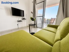 Beach Breeze Bliss - A Radiant Coastal Apartment - Image 3