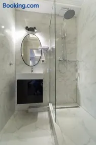 2H Horizon Hotel - Image 3
