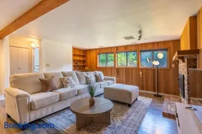5BR Gem Walk to Microsoft and Near Redmond DT - Image 5