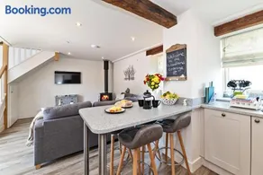 Woodland Cottage - Image 3