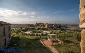 Tuscany Forever Premium Apartments - Image 3